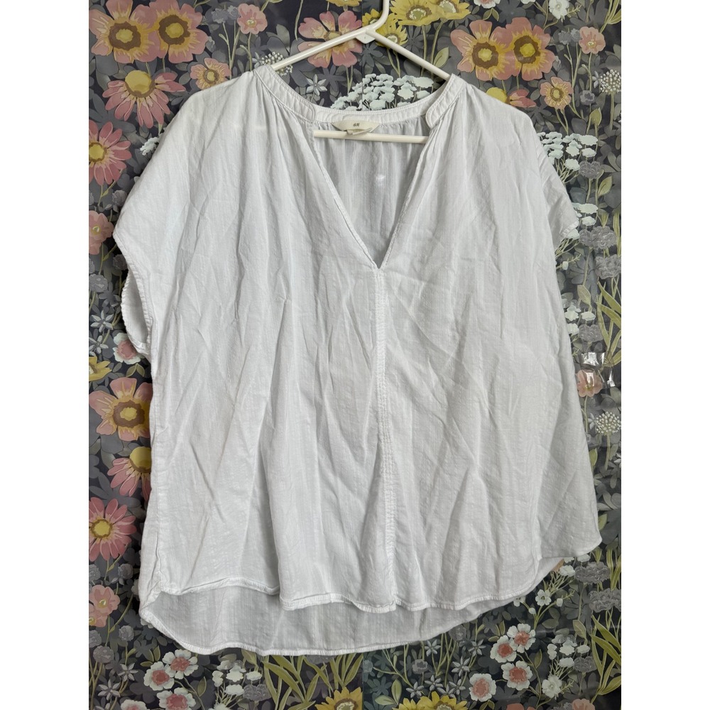 HM White V Neck Short Sleeve Pullover Top Women's Size M
